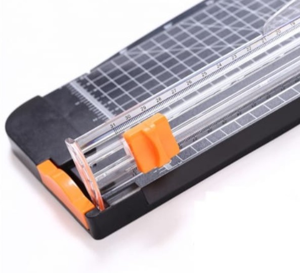 Řezačka papíru A4